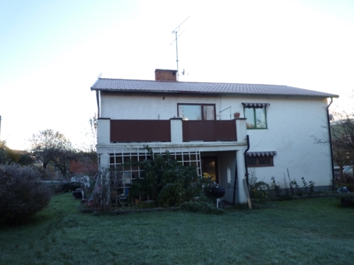 Foto - Baksida mot väster